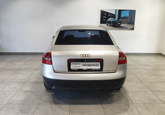 Подержанный автомобиль Audi A6 Sedan 2001 года (6 фото)