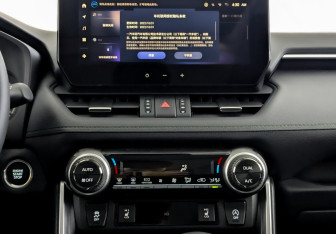 Новый Toyota RAV4 2025 (11 фото)