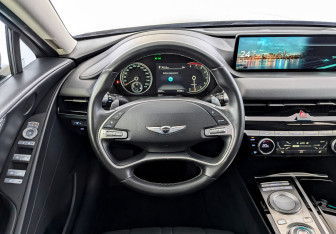 Подержанный автомобиль Genesis G80 2021 года (22 фото)