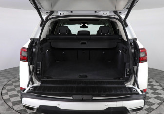 Подержанный автомобиль BMW X5 2019 года (9 фото)