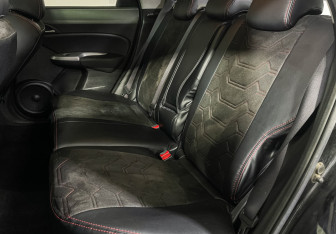 Подержанный автомобиль Honda Civic Hatchback 2008 года (10 фото)