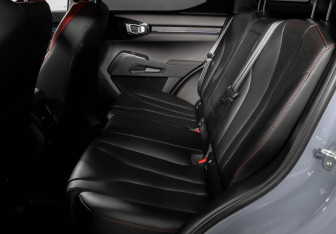 Подержанный автомобиль Haval H3 2025 года (10 фото)