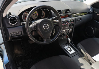 Подержанный автомобиль Mazda 3 Hatchback 2008 года (11 фото)