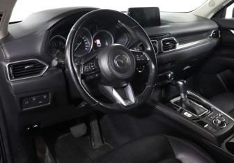 Подержанный автомобиль Mazda CX-5 2018 года (13 фото)