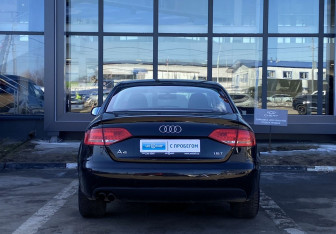 Подержанный автомобиль Audi A4 Sedan 2010 года (6 фото)