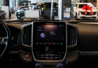 Подержанный автомобиль Toyota Land Cruiser Suv 2019 года (28 фото)
