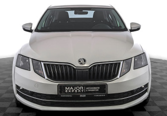 Подержанный автомобиль Skoda Octavia Liftback 2017 года (2 фото)
