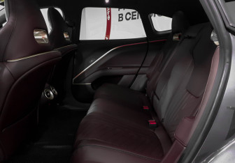 Подержанный автомобиль Avatr 11 2023 года (11 фото)