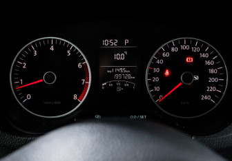 Подержанный автомобиль Volkswagen Polo Hatchback 2011 года (11 фото)