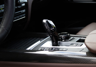 Подержанный автомобиль BMW X5 2013 года (24 фото)