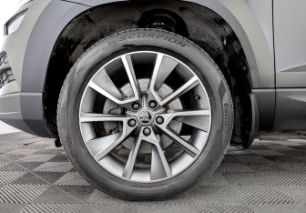 Подержанный автомобиль Skoda Karoq 2021 года (18 фото)