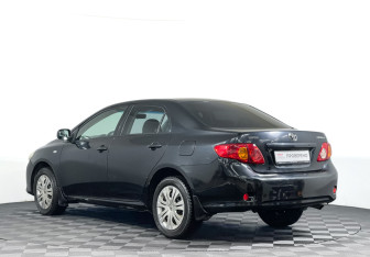 Подержанный автомобиль Toyota Corolla Sedan 2008 года (7 фото)