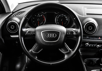 Подержанный автомобиль Audi A3 Sedan 2014 года (19 фото)
