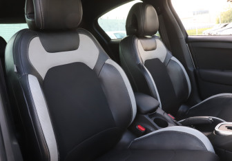 Подержанный автомобиль Citroen DS4 2015 года (14 фото)
