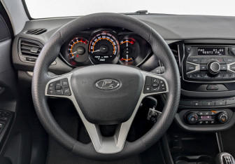 Подержанный автомобиль LADA (ВАЗ) Vesta Sedan 2019 года (21 фото)