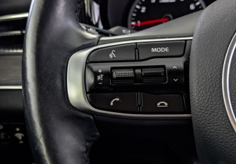 Подержанный автомобиль Kia K5 2021 года (28 фото)