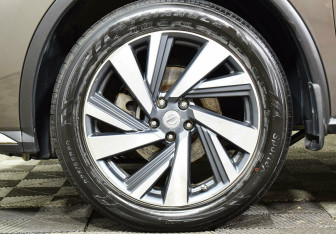 Подержанный автомобиль Nissan Murano Suv 2017 года (6 фото)