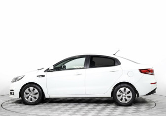 Подержанный автомобиль Kia Rio Sedan 2015 года (3 фото)