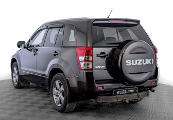 Подержанный автомобиль Suzuki Grand Vitara 2015 года (7 фото)