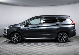 Подержанный автомобиль Mitsubishi Xpander 2022 года (8 фото)