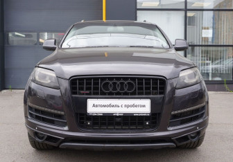 Подержанный автомобиль Audi Q7 2010 года (2 фото)