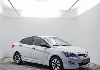 Подержанный автомобиль Hyundai Solaris Sedan 2015 года (3 фото)