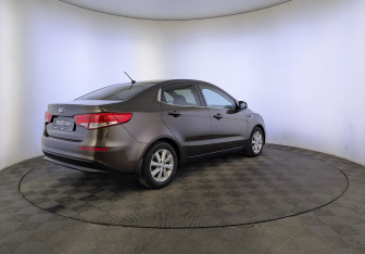 Подержанный автомобиль Kia Rio Sedan 2015 года (5 фото)