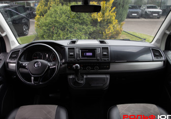 Подержанный автомобиль Volkswagen Caravelle 2018 года (11 фото)