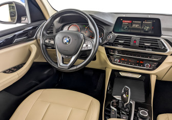 Подержанный автомобиль BMW X3 2021 года (28 фото)