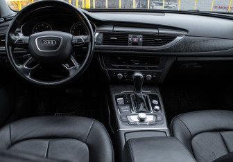 Подержанный автомобиль Audi A6 Sedan 2016 года (8 фото)