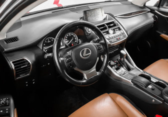 Подержанный автомобиль Lexus NX 2015 года (7 фото)