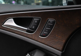 Подержанный автомобиль Audi A6 Sedan 2012 года (17 фото)
