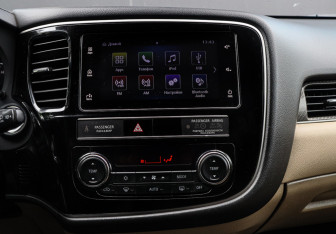 Подержанный автомобиль Mitsubishi Outlander 2019 года (17 фото)