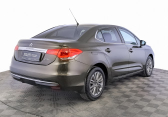 Подержанный автомобиль Citroen C4 Sedan 2016 года (5 фото)