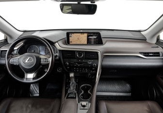 Подержанный автомобиль Lexus RX 2018 года (14 фото)