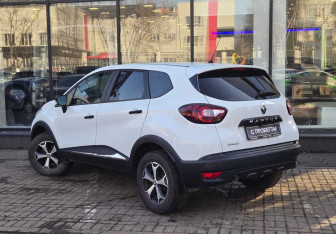 Подержанный автомобиль Renault Kaptur 2018 года (6 фото)