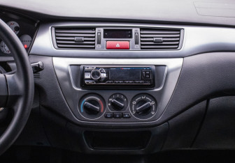 Подержанный автомобиль Mitsubishi Lancer Sedan 2007 года (14 фото)