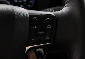 Подержанный автомобиль Toyota Camry Sedan 2025 года (15 фото)
