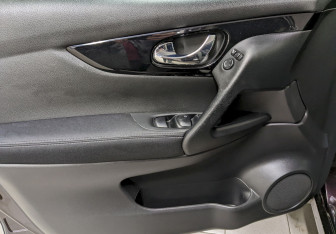 Подержанный автомобиль Nissan Qashqai 2014 года (11 фото)