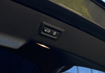 Подержанный автомобиль BMW X6 2014 года (11 фото)