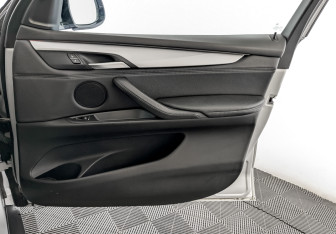 Подержанный автомобиль BMW X5 2015 года (26 фото)