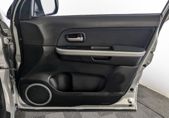 Подержанный автомобиль Suzuki Grand Vitara 2014 года (24 фото)