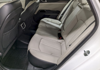 Подержанный автомобиль Kia K5 2022 года (16 фото)