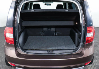 Подержанный автомобиль Skoda Yeti 2014 года (15 фото)