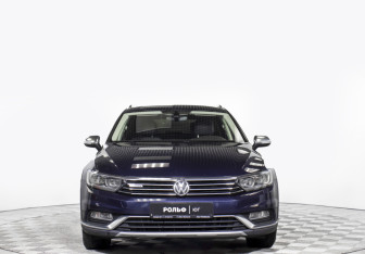 Подержанный автомобиль Volkswagen Passat Wagon 2016 года (2 фото)