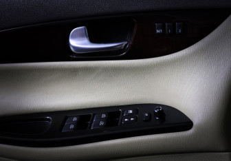 Подержанный автомобиль Infiniti EX 2012 года (21 фото)