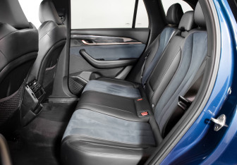 Подержанный автомобиль Geely Monjaro 2023 года (8 фото)