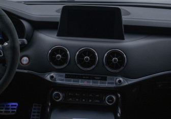 Подержанный автомобиль Kia Stinger 2019 года (14 фото)