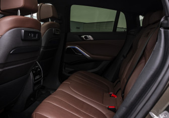 Подержанный автомобиль BMW X6 2020 года (18 фото)