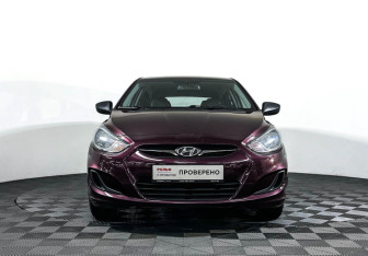 Подержанный автомобиль Hyundai Solaris Hatchback 2012 года (2 фото)